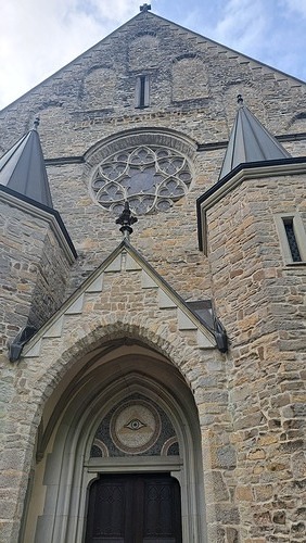 Restaurierte Rosette / Diözesanes Bauamt