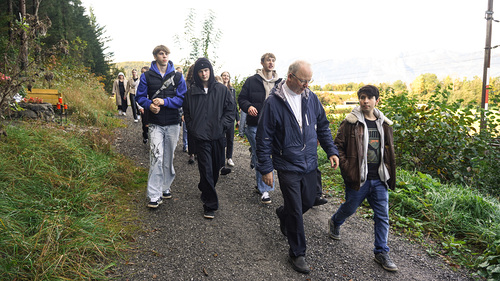 300 Maturant*innen auf Wallfahrt