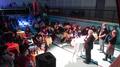 Corinna Peter/Junge Kirche Vorarlberg Jugendliche diskutierten mit Bischof Benno Elbs