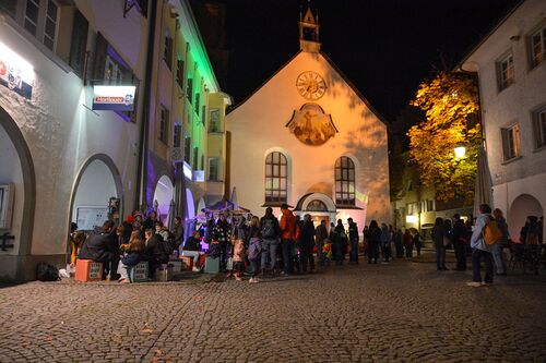 Die Junge Kirche Vorarlberg feierte bereits zum fünften Mal am Abend vor Allerheiligen den „Dia de los Muertos“-Nightwalk.